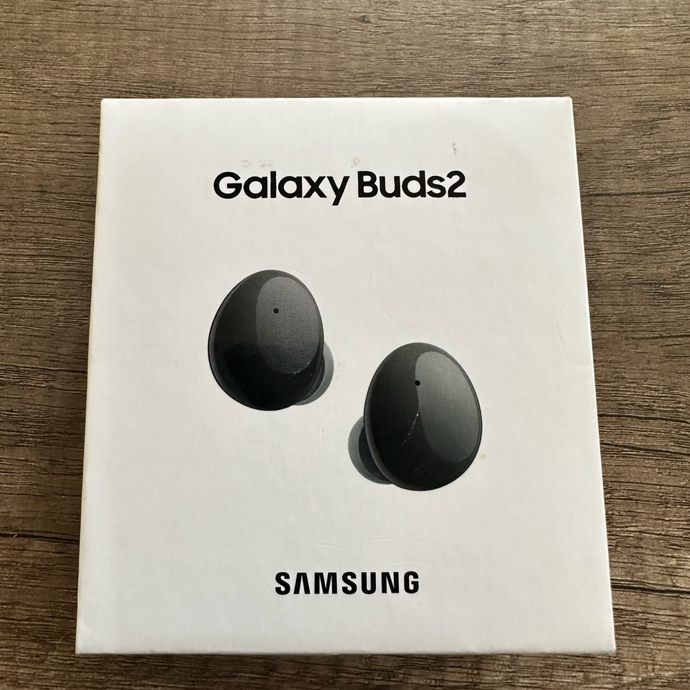 Brands New ! 
Never Opened. 
Original Samsung Wireless.